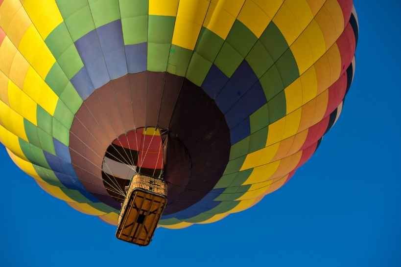 How Many People Can Ride In A Hot Air Balloon