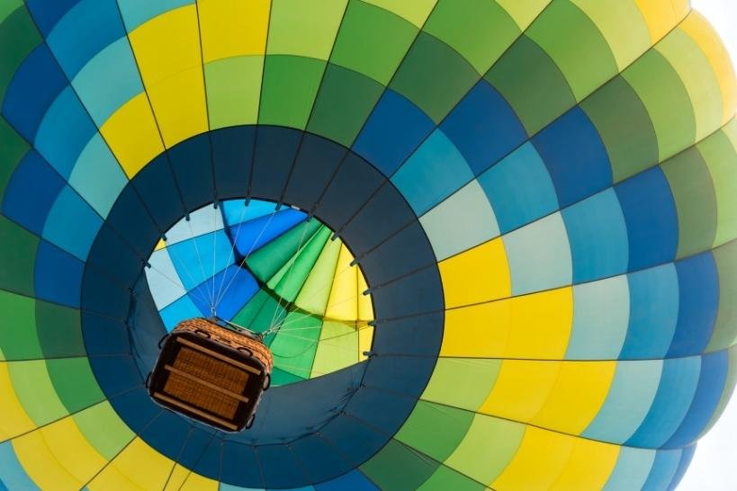 How Do You Control The Height Of A Hot Air Balloon?