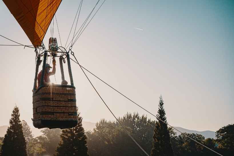 How Long Can A Hot Air Balloon Stay In The Air