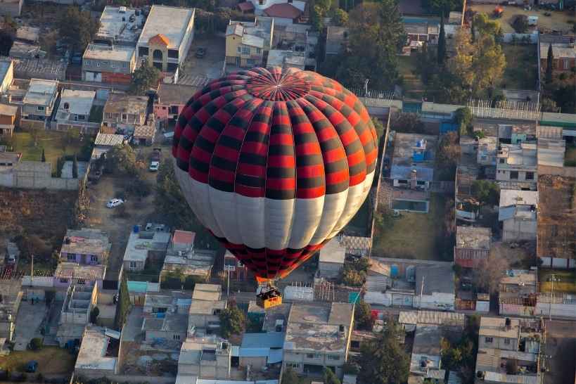 How Long Can A Hot Air Balloon Stay In The Air